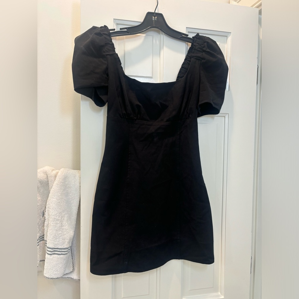 Elegant Black Puff Sleeve Dress